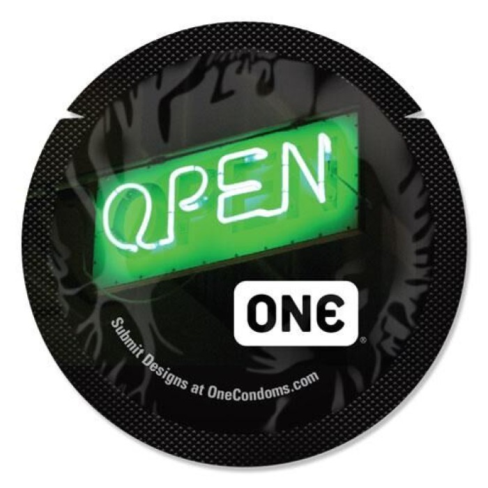 Презерватив ONE Glowing Pleasures, 1 шт, светится в темноте, со смазкой